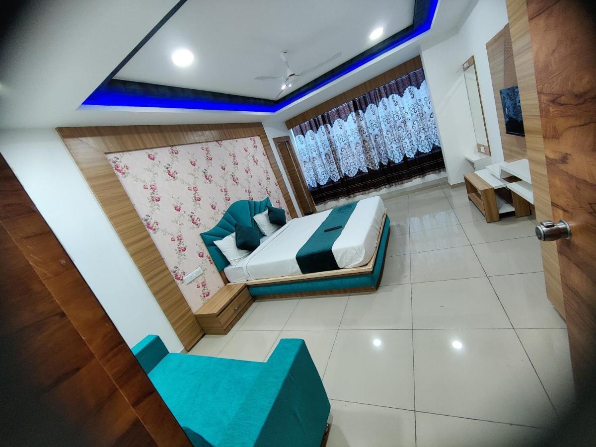 Hotel Rudra Palace Ānand المظهر الخارجي الصورة