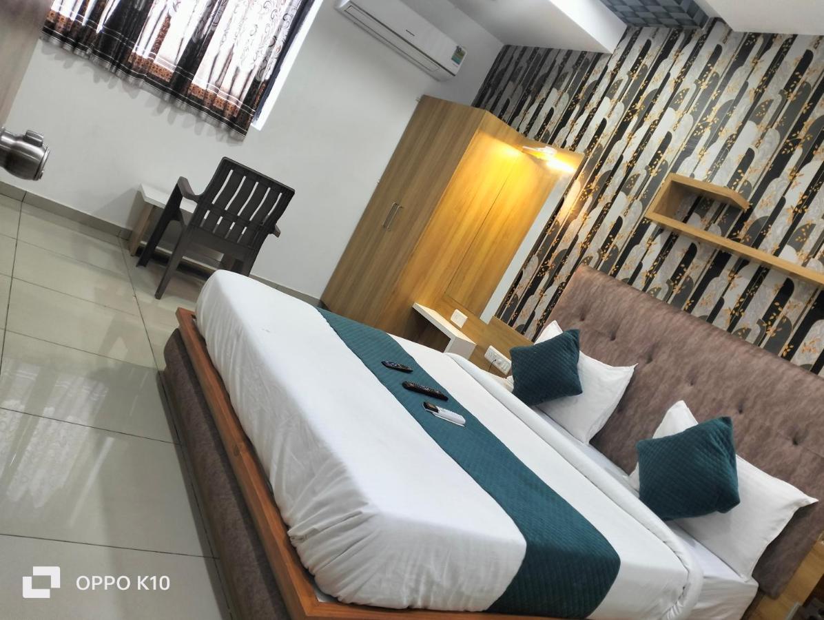 Hotel Rudra Palace Ānand المظهر الخارجي الصورة