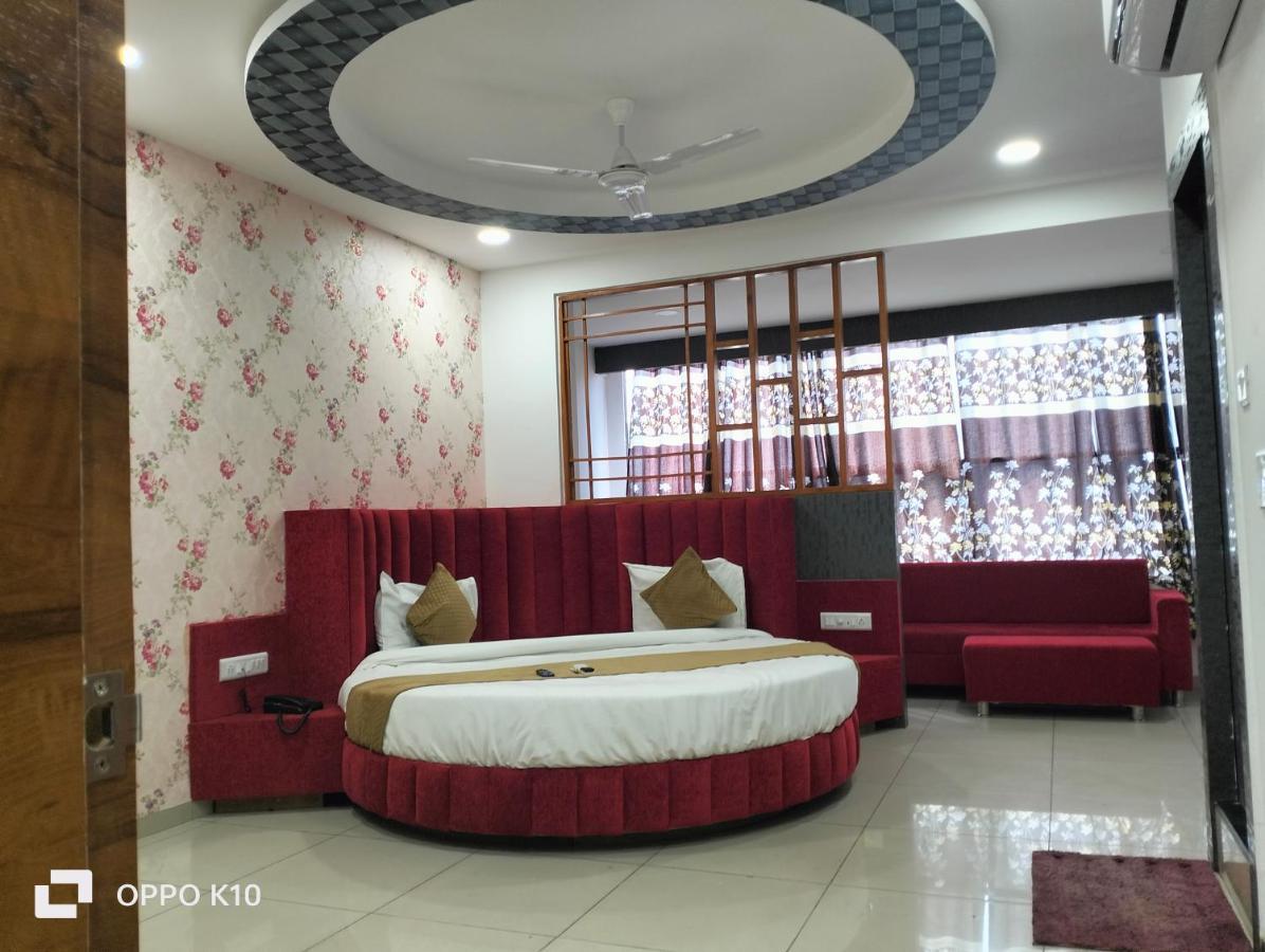Hotel Rudra Palace Ānand المظهر الخارجي الصورة