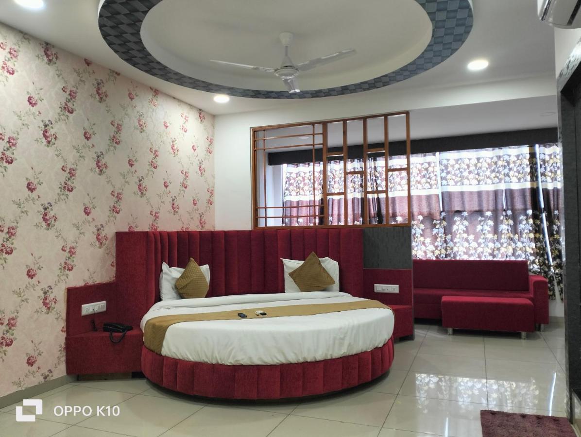 Hotel Rudra Palace Ānand المظهر الخارجي الصورة